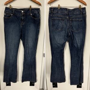 Victoria’s Secret London Jean bootcut jeans - size 14